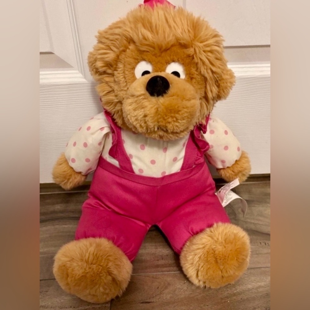 BERENSTAIN BEARS - SISTER BEAR PLUSH - VINTAGE 1997